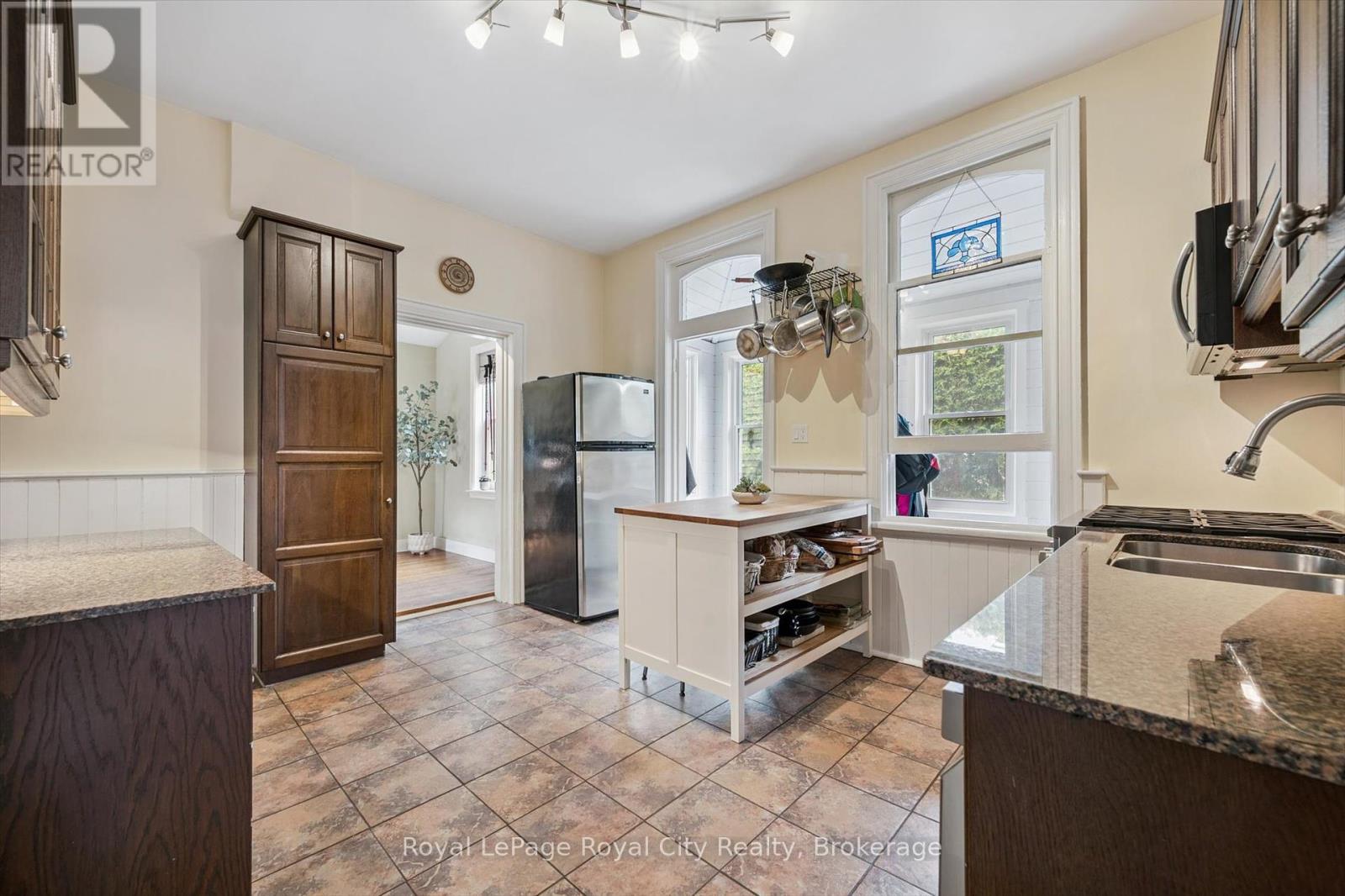 59 Kent Street, Guelph, Ontario  N1H 3B7 - Photo 19 - X12427090