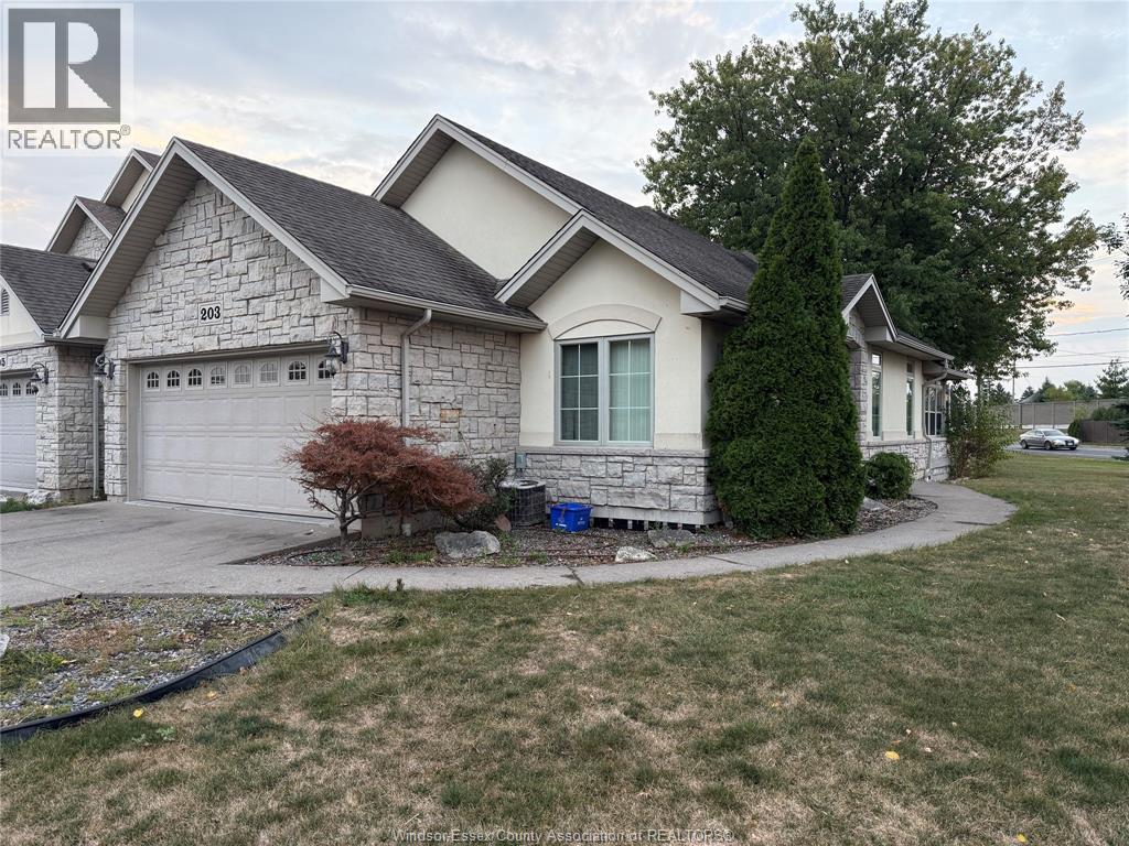 MLS# 25024507: 203 WHISPER CREEK CIRCLE, Lakeshore, Canada