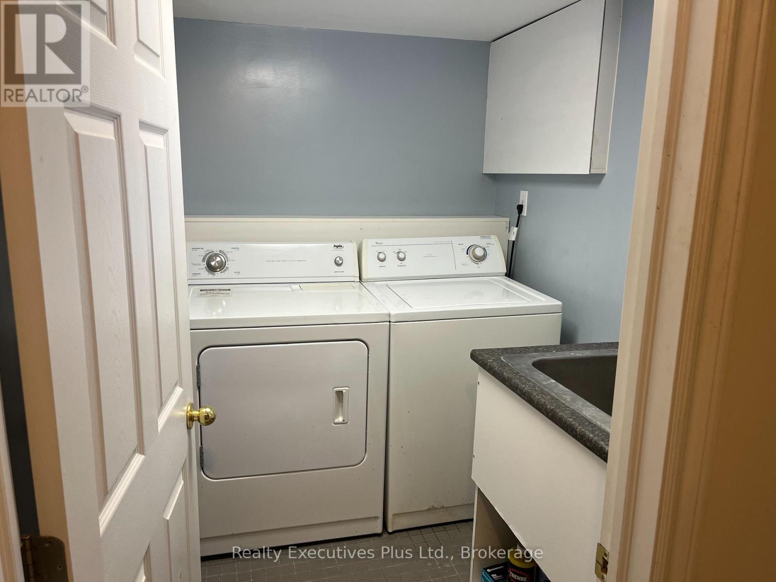 122 Hawthorne Road, Oakville, Ontario  L6K 1V8 - Photo 16 - W12425079