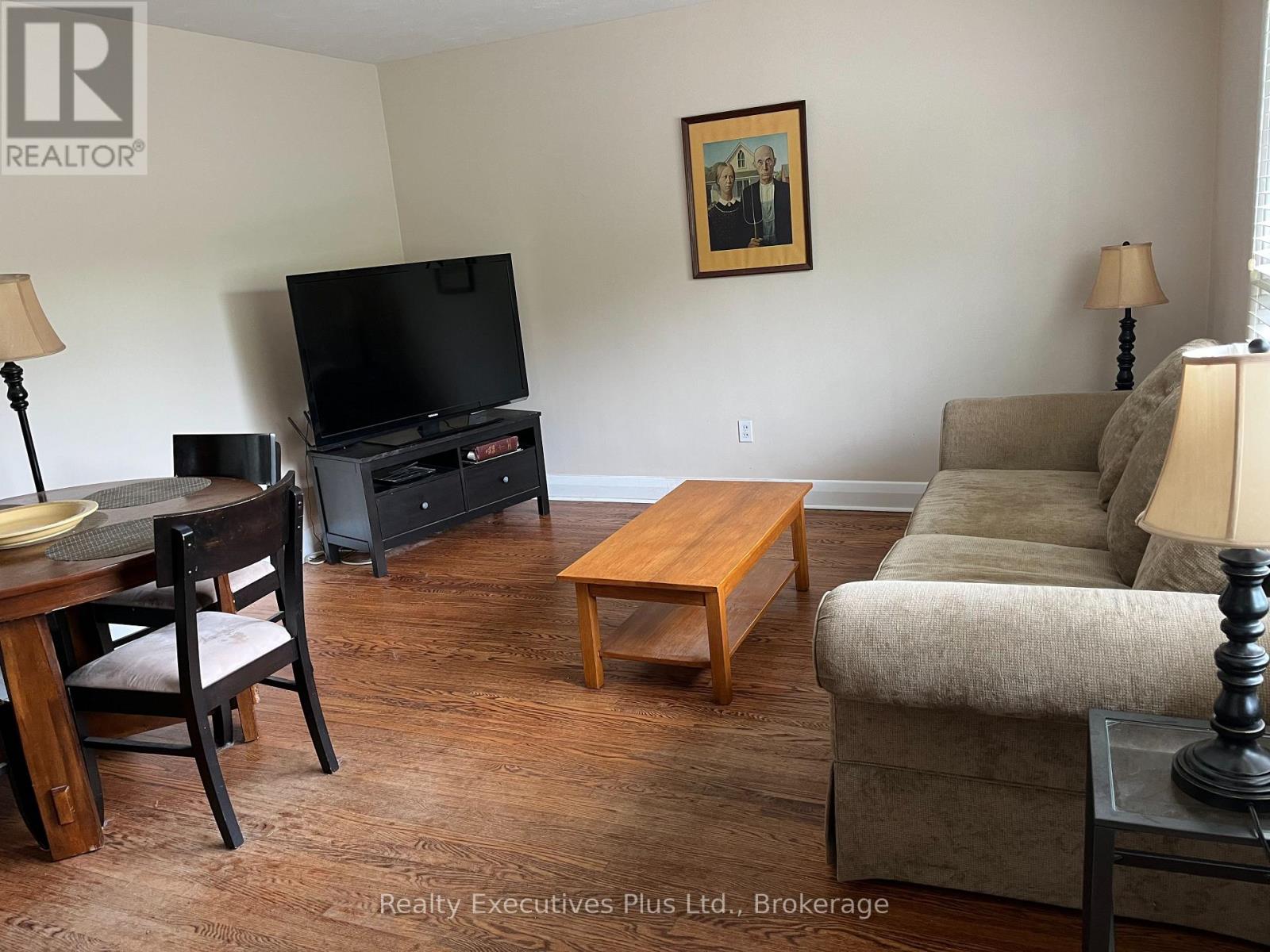 122 Hawthorne Road, Oakville, Ontario  L6K 1V8 - Photo 3 - W12425079