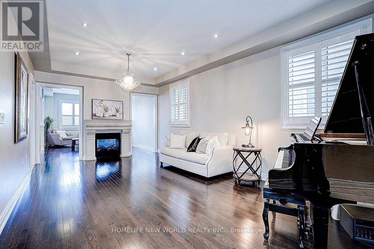 253 CANNES AVENUE, Vaughan, Ontario