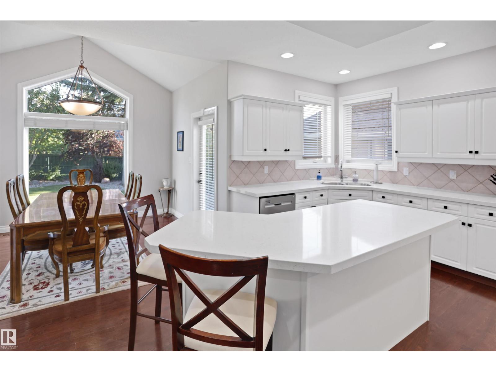 352 Hunters Ru Nw, Edmonton, Alberta  T6R 2P1 - Photo 13 - E4459489