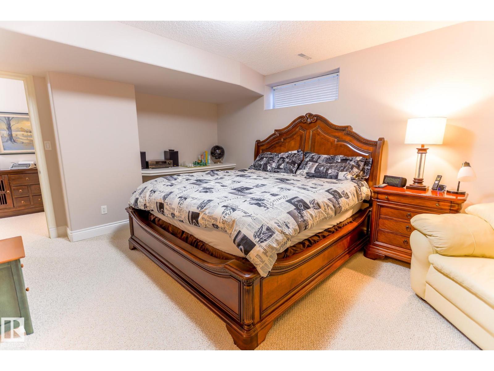 352 Hunters Ru Nw, Edmonton, Alberta  T6R 2P1 - Photo 45 - E4459489