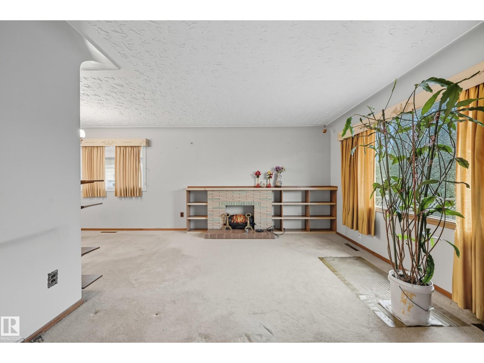 10907 149 St Nw, Edmonton, Alberta  T5P 1M7 - Photo 4 - E4459494
