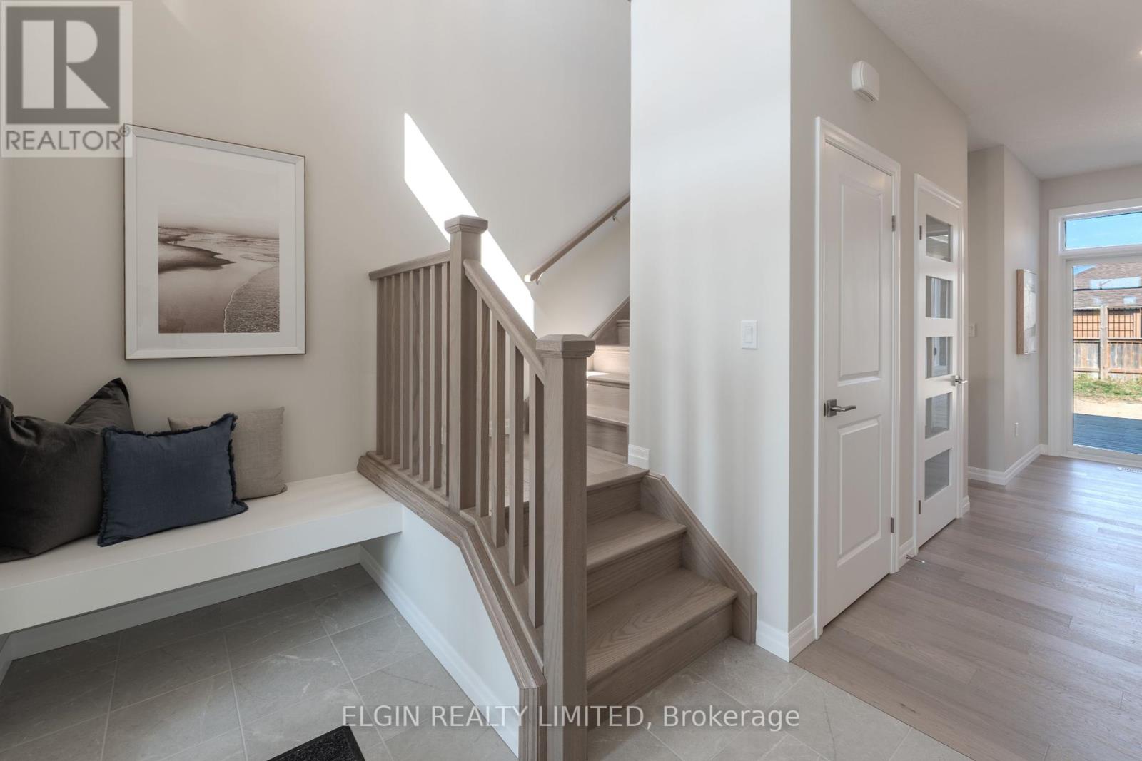 42195 Mcbain Line, Central Elgin, Ontario  N5P 0E4 - Photo 2 - X12407677