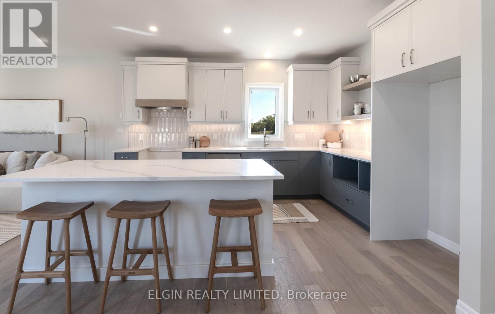 42195 Mcbain Line, Central Elgin, Ontario  N5P 0E4 - Photo 4 - X12407677