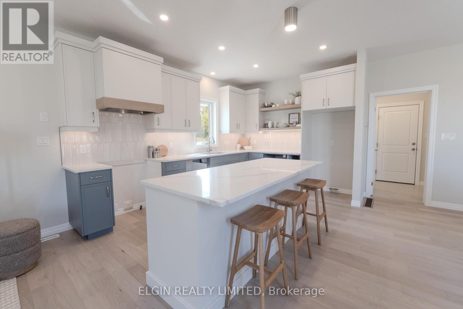 42195 Mcbain Line, Central Elgin, Ontario  N5P 0E4 - Photo 8 - X12407677