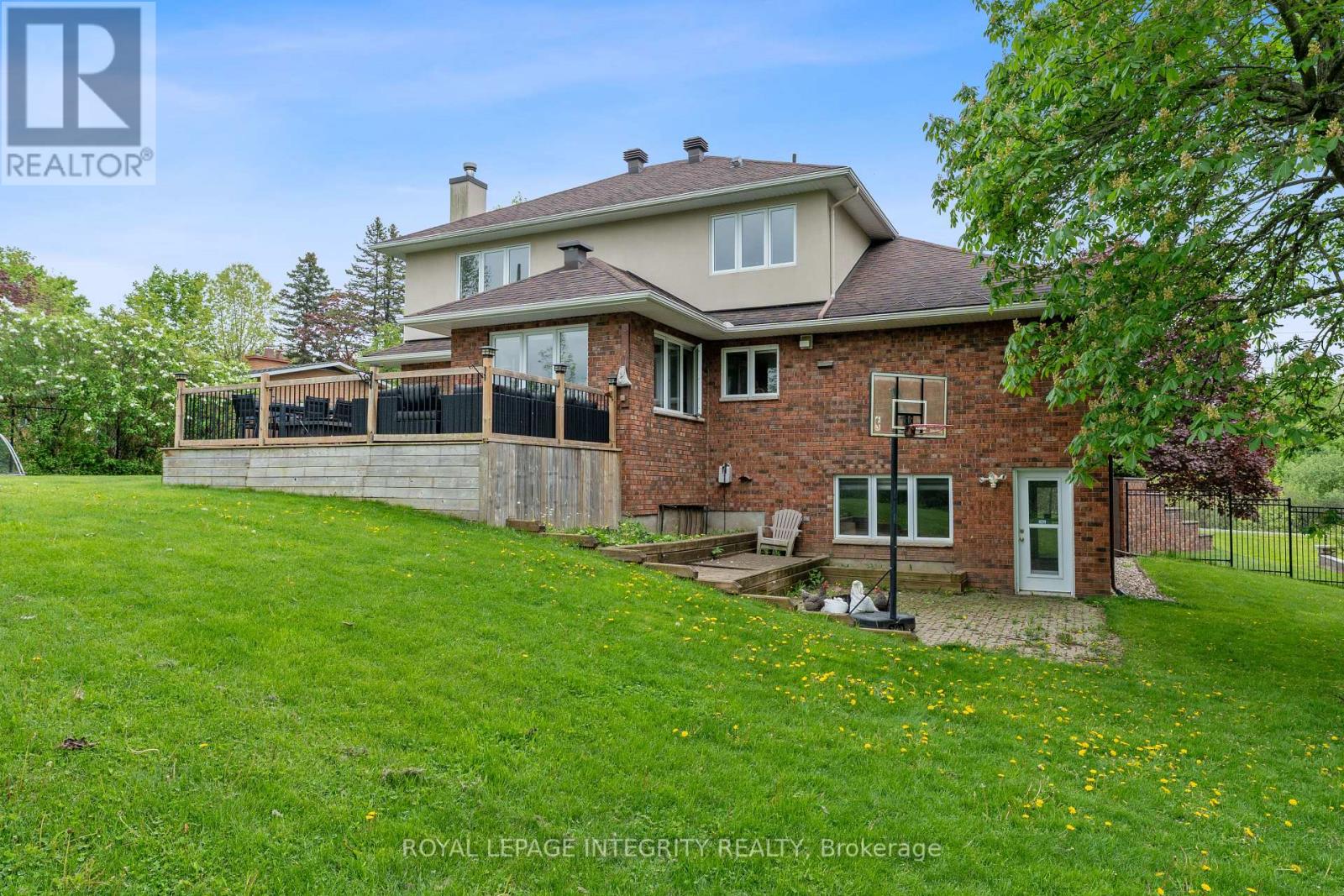 1893 Rideau Road, Ottawa, Ontario  K1X 1E1 - Photo 41 - X12398765