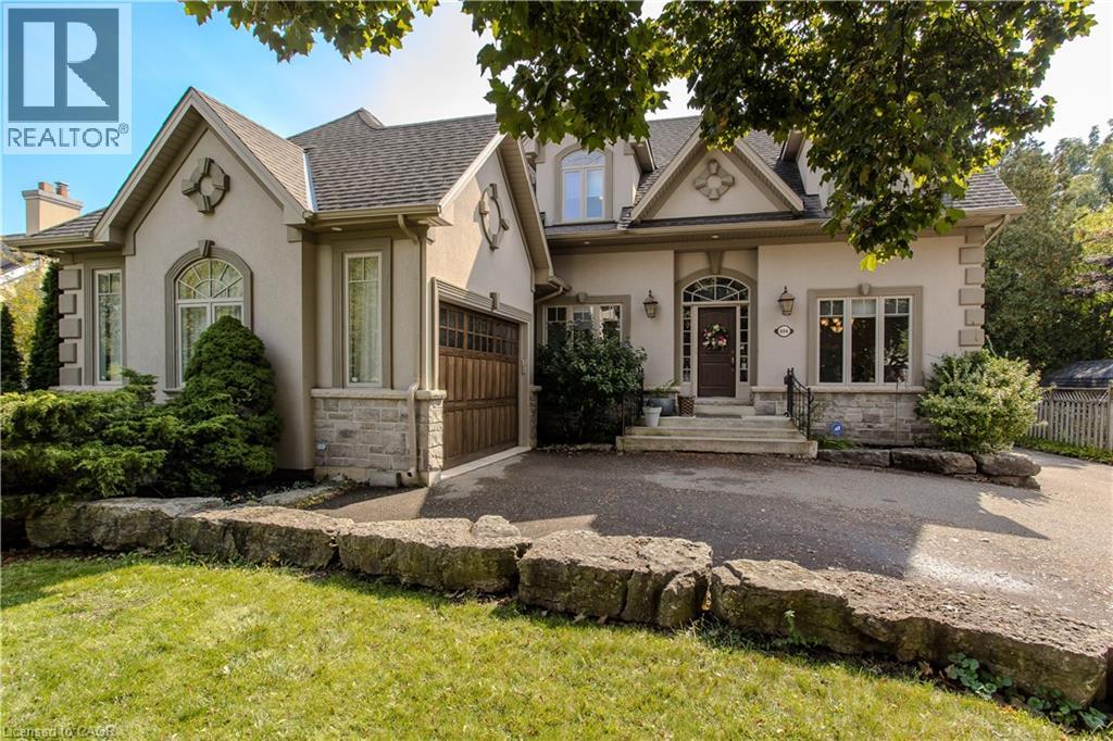 694 Cedar Avenue, Burlington, Ontario  L7T 2R7 - Photo 1 - 40772886
