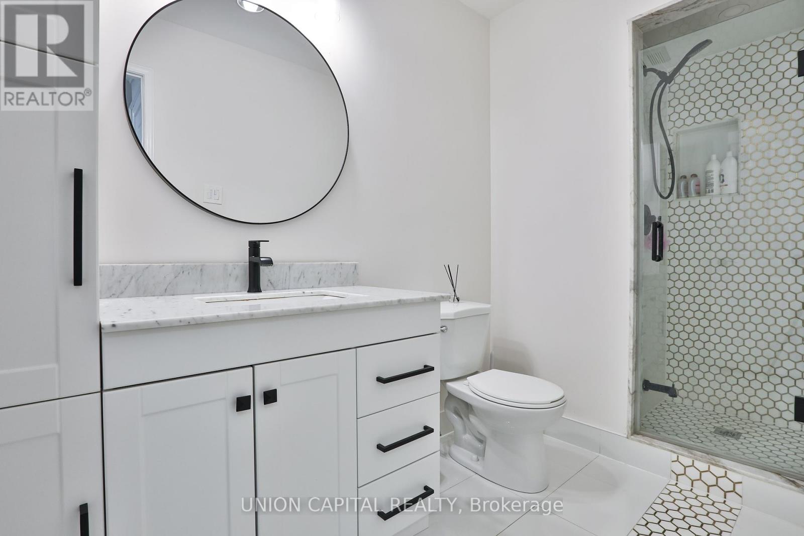21 Avon Crescent, Vaughan, Ontario  L4L 1H4 - Photo 32 - N12426816