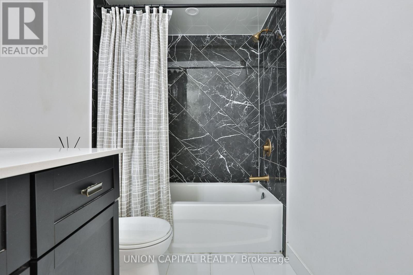 21 Avon Crescent, Vaughan, Ontario  L4L 1H4 - Photo 26 - N12426816