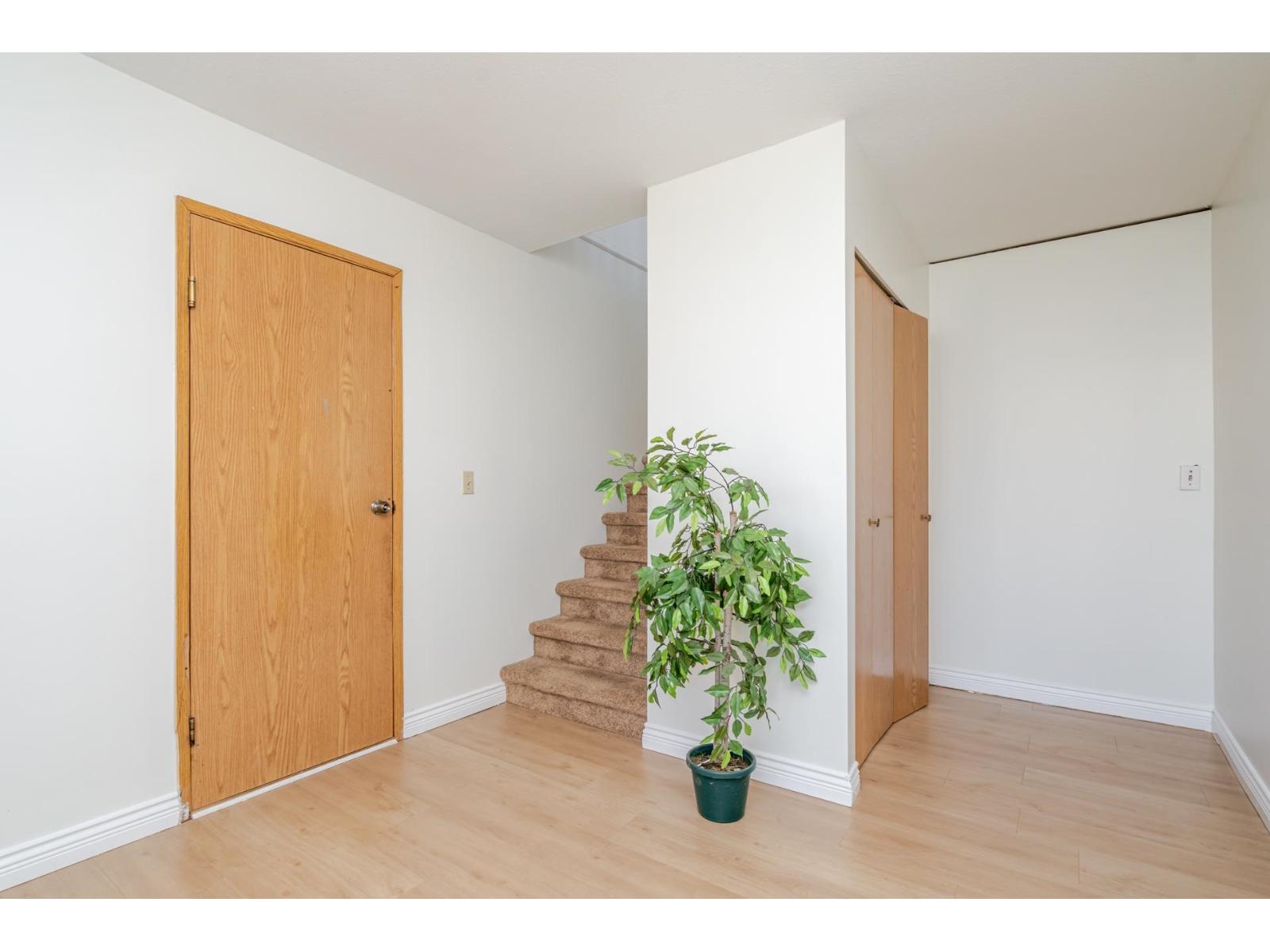 32120 Rogers Avenue, Abbotsford, British Columbia  V2T 5B7 - Photo 4 - R3051503