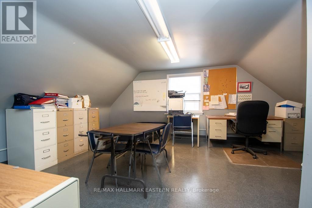 203 Park Street N, Peterborough, Ontario  K9J 3P7 - Photo 17 - X12427215