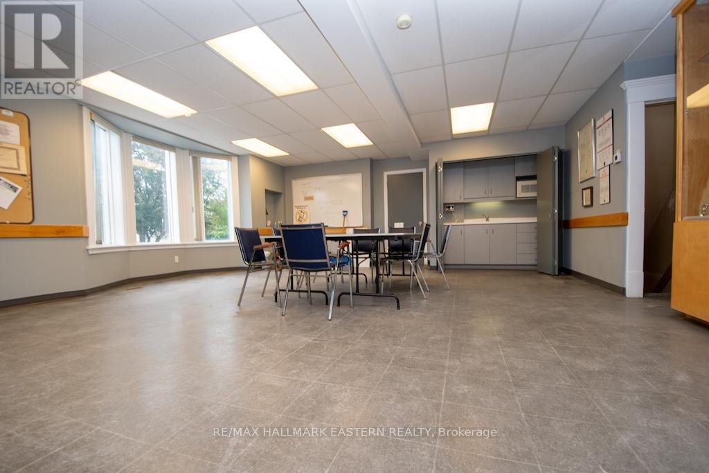 203 Park Street N, Peterborough, Ontario  K9J 3P7 - Photo 6 - X12427215