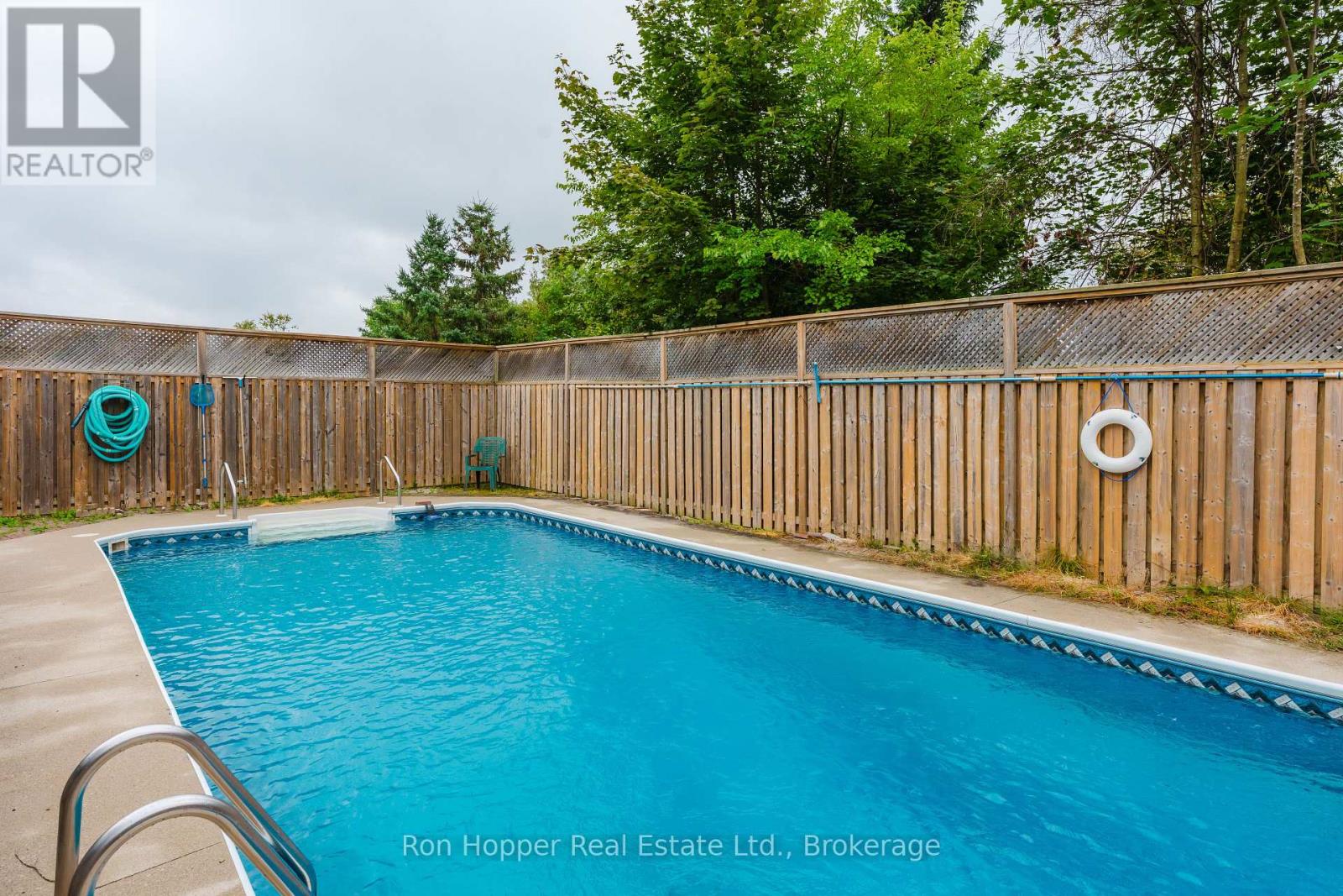 111 Kirk Street, Georgian Bluffs, Ontario  N4K 0G2 - Photo 10 - X12427153