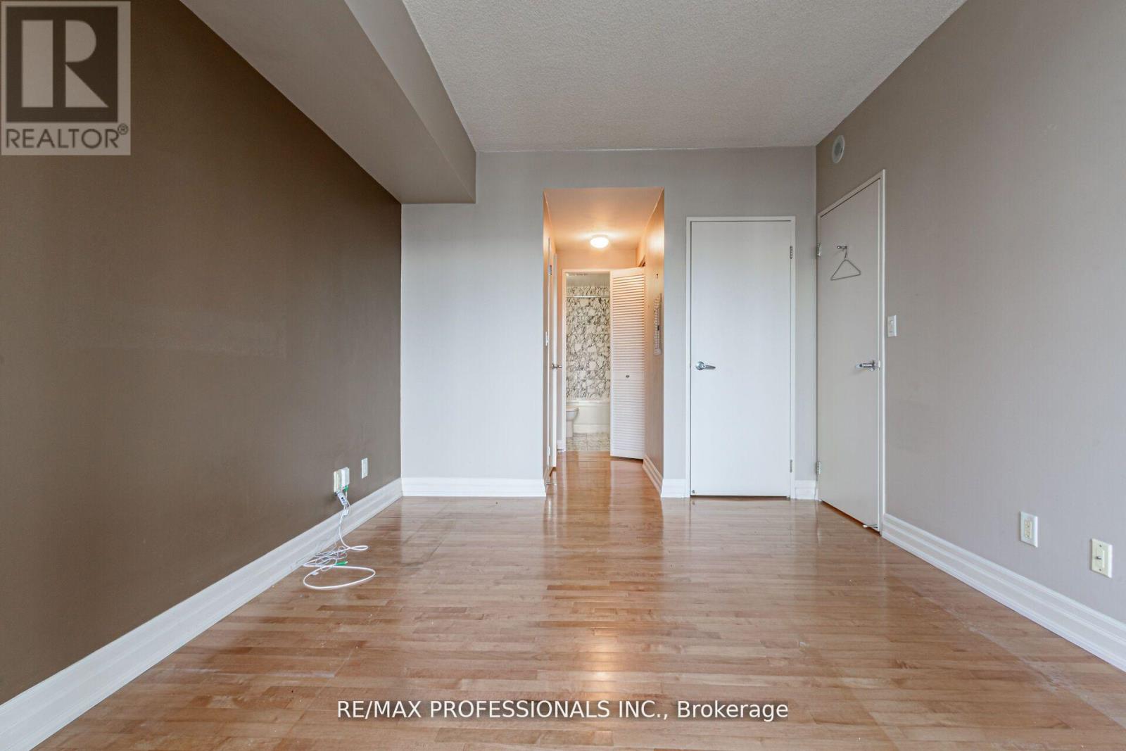 1007 - 70 Alexander Street, Toronto, Ontario  M4Y 3B6 - Photo 11 - C12427096