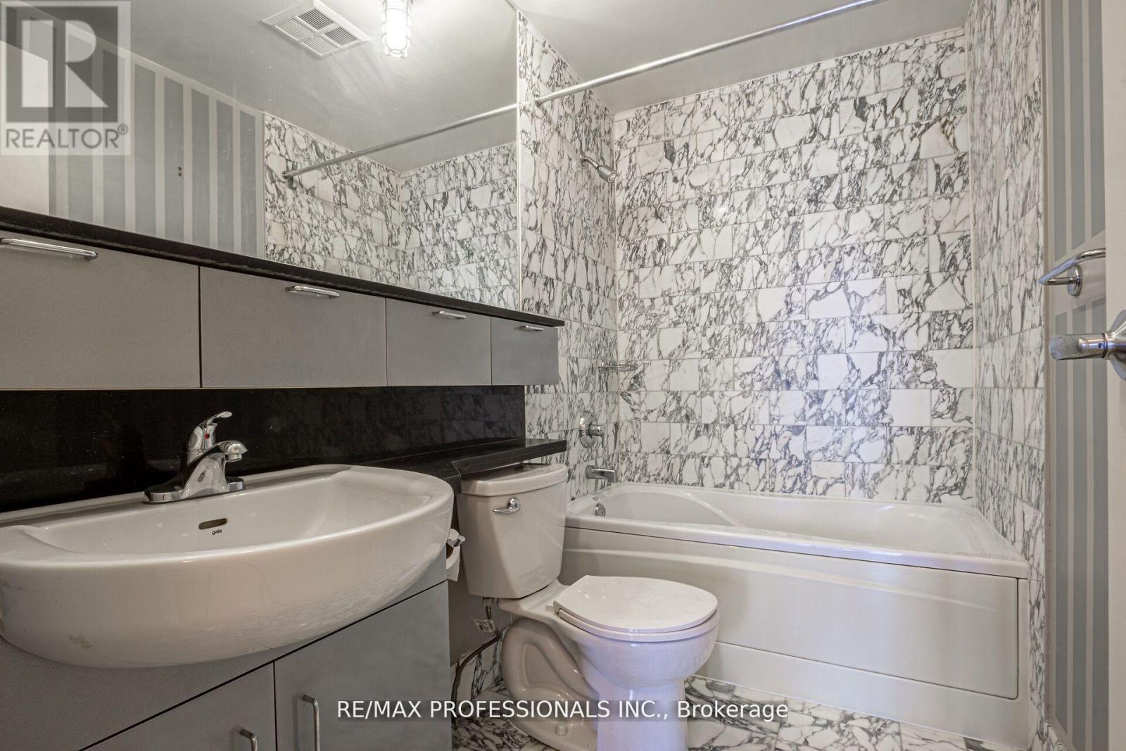 1007 - 70 Alexander Street, Toronto, Ontario  M4Y 3B6 - Photo 12 - C12427096