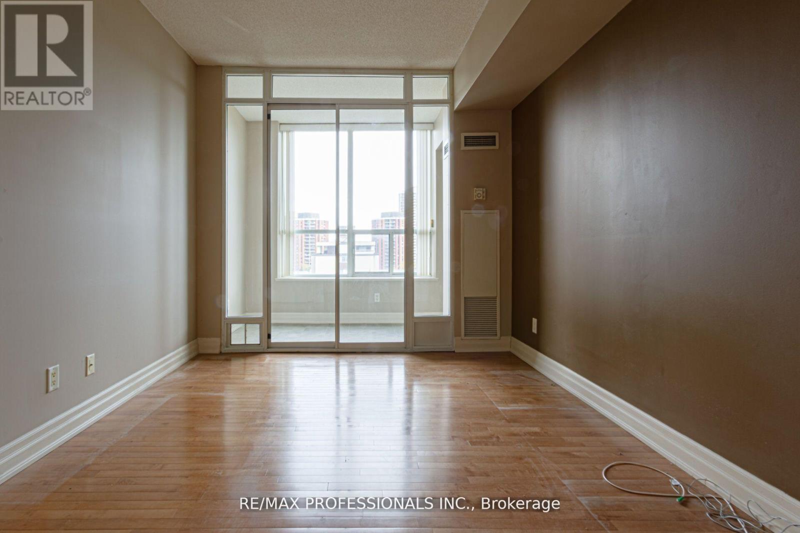 1007 - 70 Alexander Street, Toronto, Ontario  M4Y 3B6 - Photo 9 - C12427096