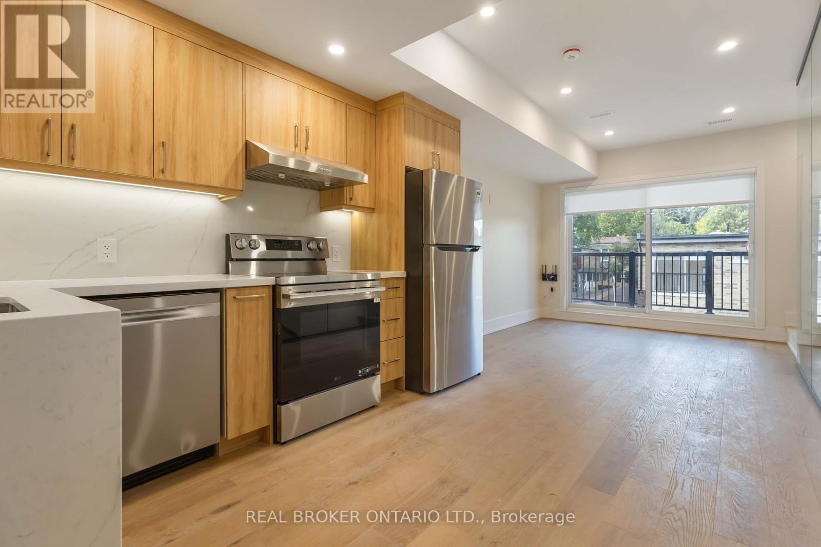 Unit R - 72 Jones Avenue, Toronto, Ontario  M4M 2Z8 - Photo 10 - E12427089
