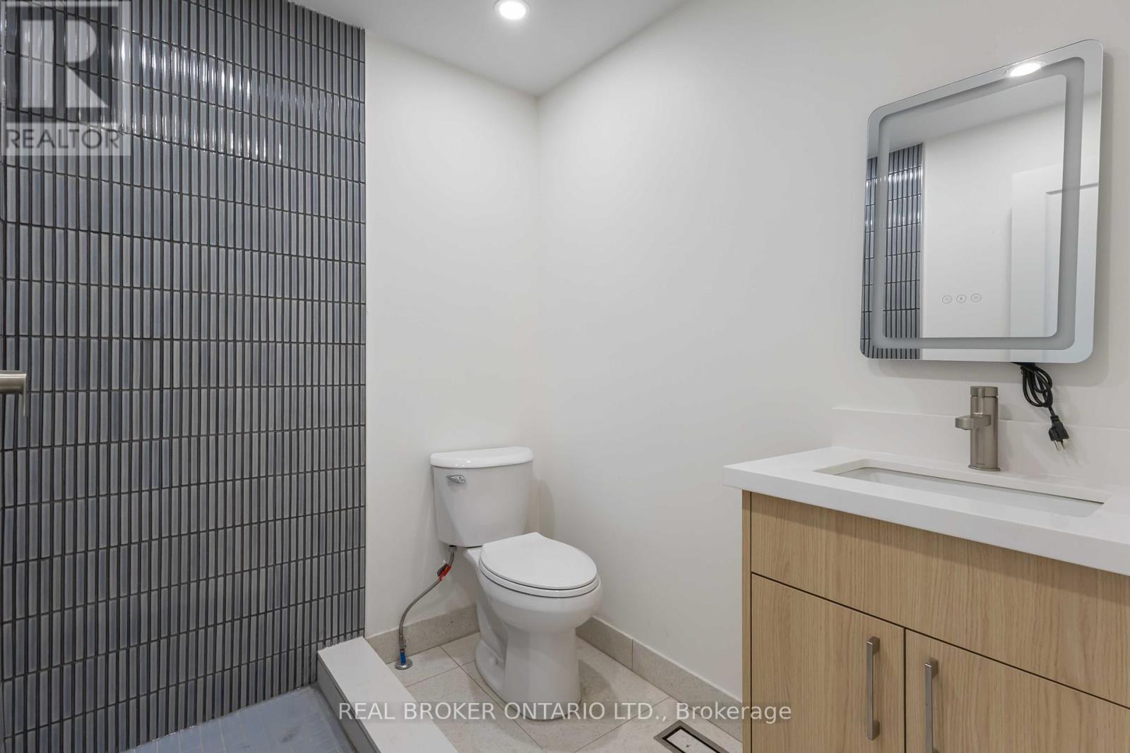 Unit R - 72 Jones Avenue, Toronto, Ontario  M4M 2Z8 - Photo 18 - E12427089