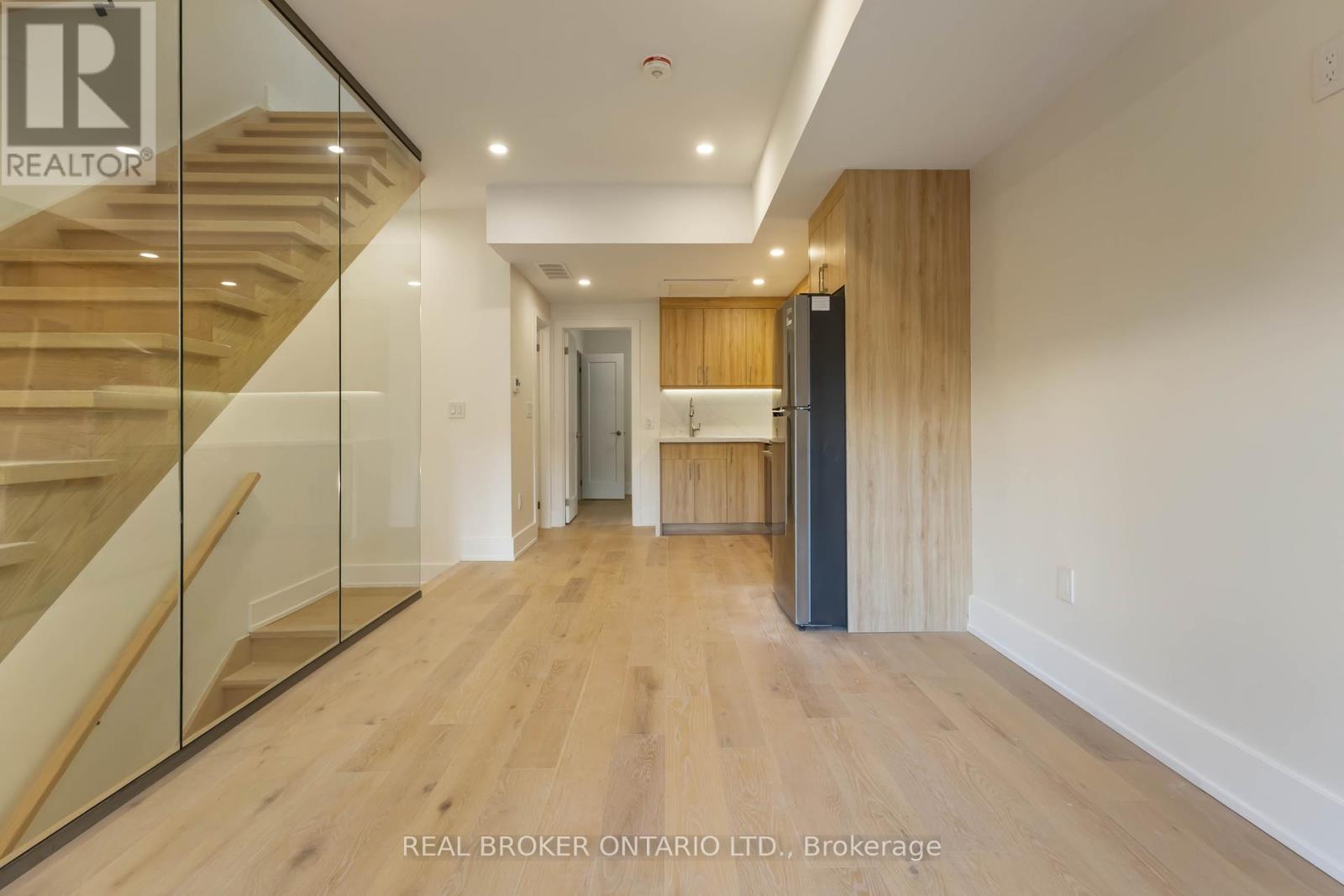 Unit R - 72 Jones Avenue, Toronto, Ontario  M4M 2Z8 - Photo 4 - E12427089