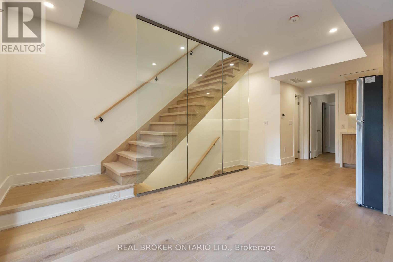 Unit R - 72 Jones Avenue, Toronto, Ontario  M4M 2Z8 - Photo 5 - E12427089