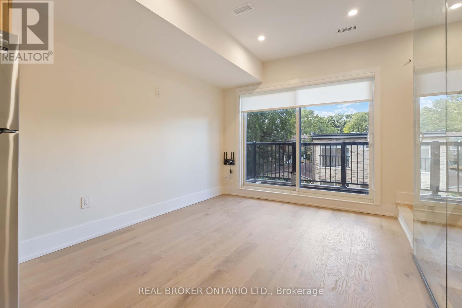 Unit R - 72 Jones Avenue, Toronto, Ontario  M4M 2Z8 - Photo 6 - E12427089