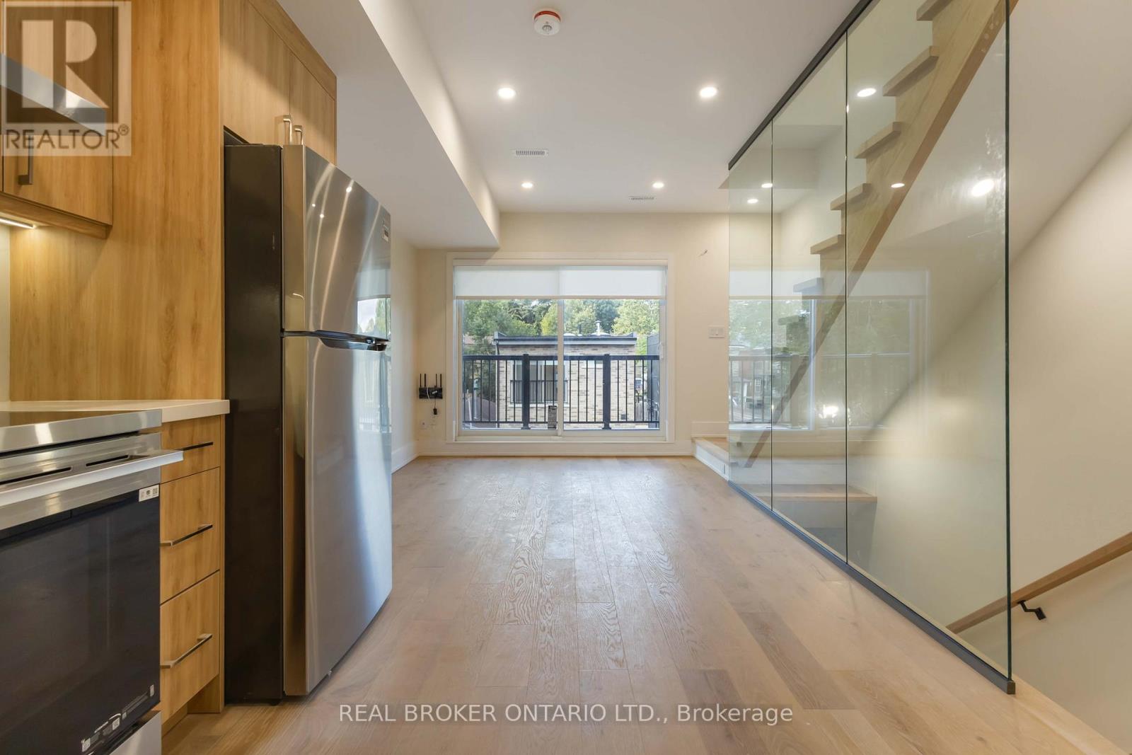 Unit R - 72 Jones Avenue, Toronto, Ontario  M4M 2Z8 - Photo 9 - E12427089