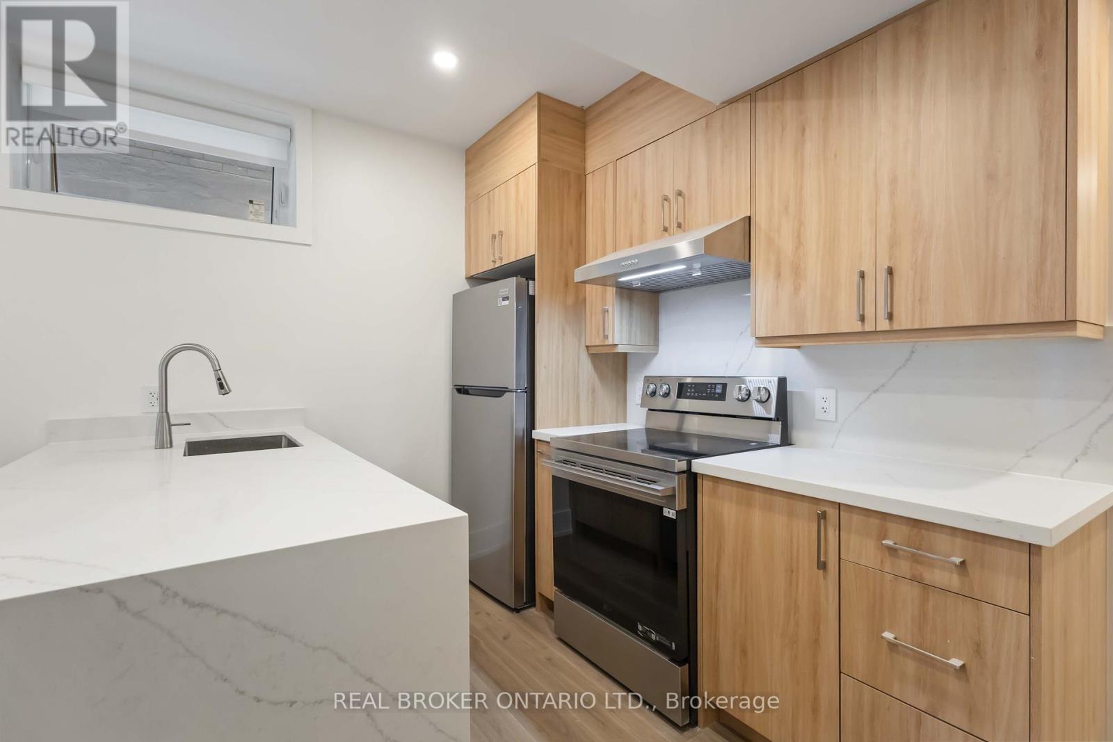 Unit B - 72 Jones Avenue, Toronto, Ontario  M4M 2Z8 - Photo 4 - E12427098
