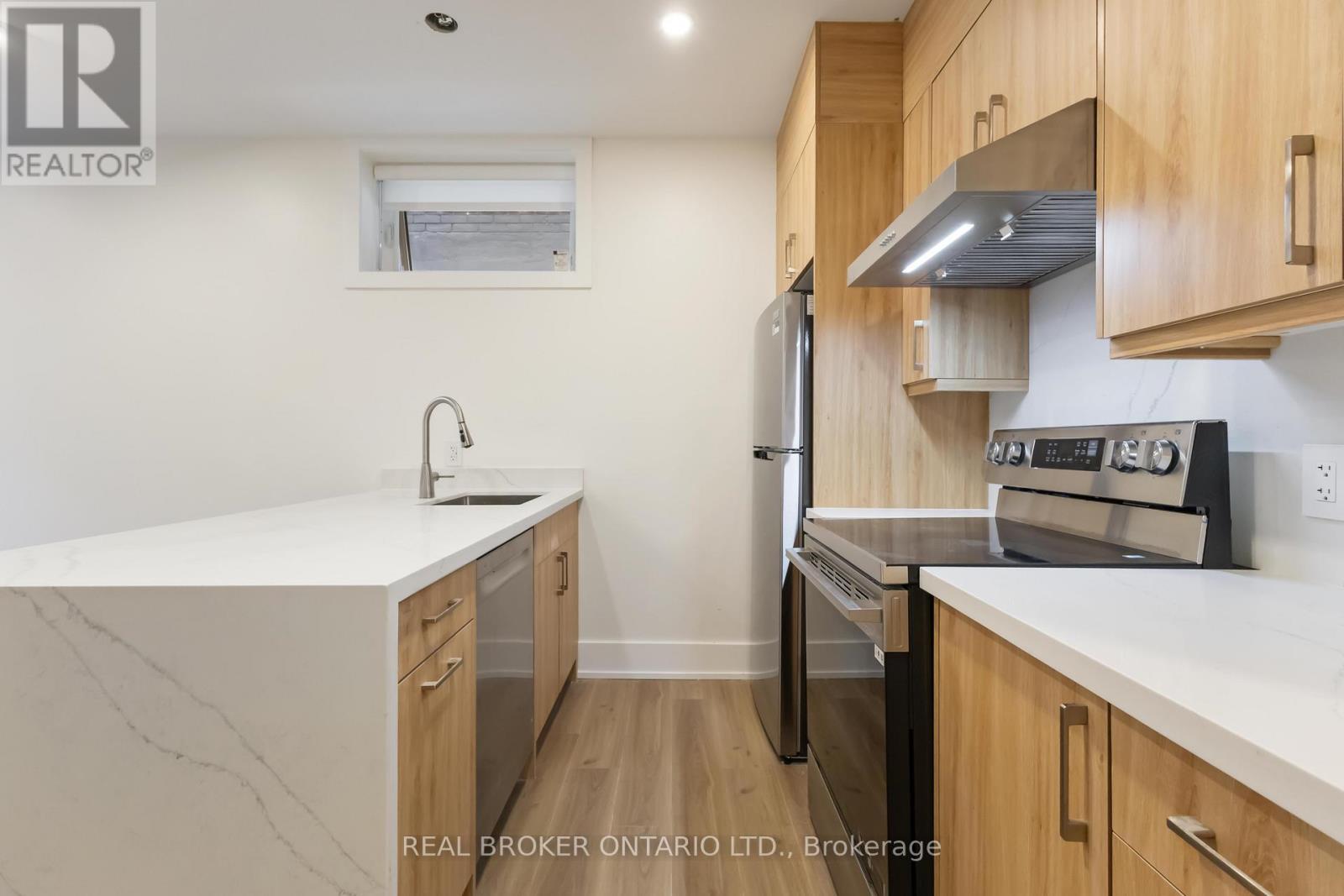 Unit B - 72 Jones Avenue, Toronto, Ontario  M4M 2Z8 - Photo 5 - E12427098