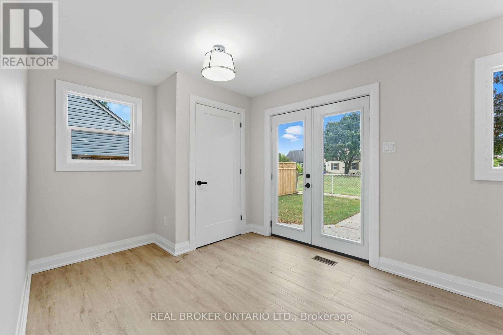 25 Roosevelt Drive, Smiths Falls, Ontario  K7A 3J7 - Photo 13 - X12427189