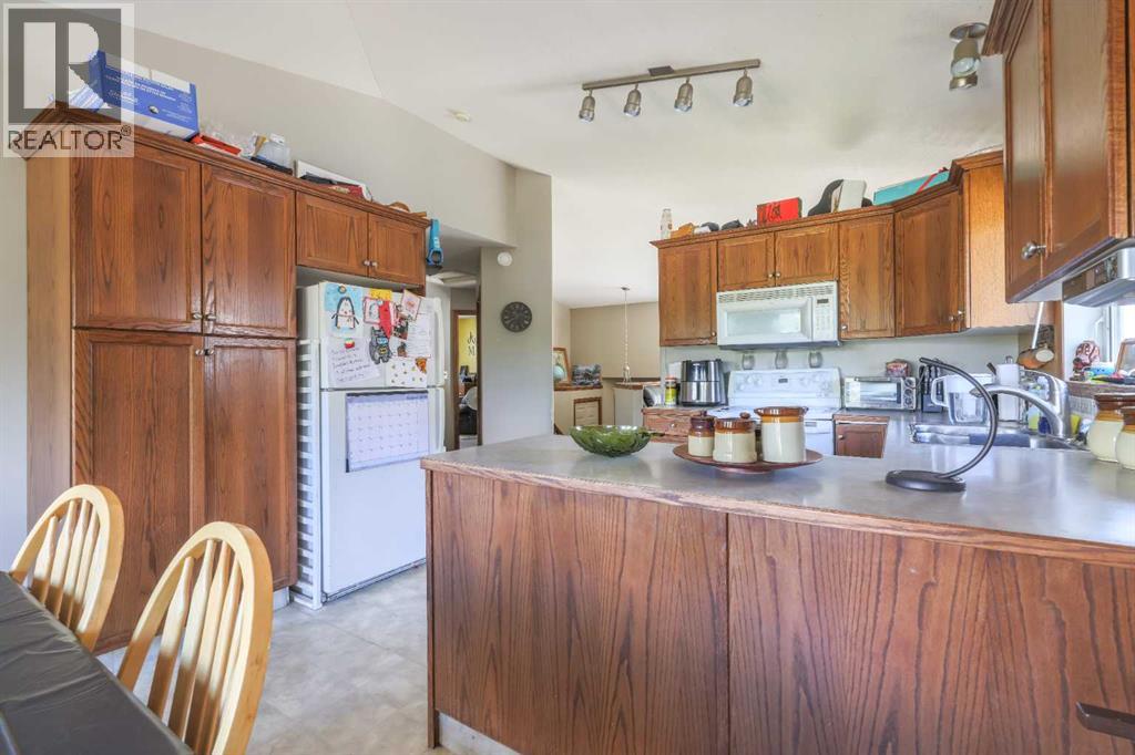6403, 54 Street, Rocky Mountain House, Alberta  T4T 1N5 - Photo 8 - A2247997