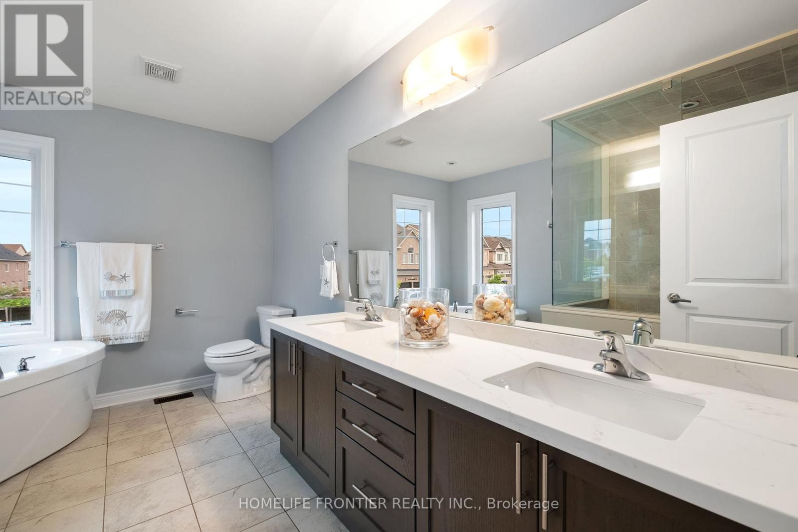 227 Inverness Way, Bradford West Gwillimbury, Ontario  L3Z 0W6 - Photo 28 - N12427065