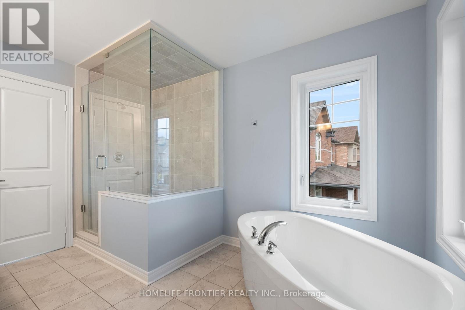 227 Inverness Way, Bradford West Gwillimbury, Ontario  L3Z 0W6 - Photo 29 - N12427065