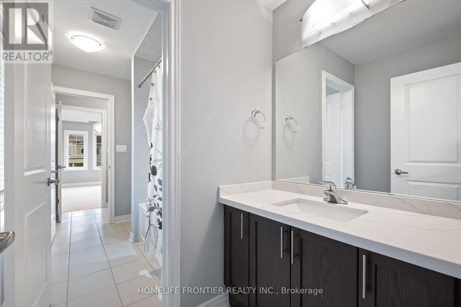 227 Inverness Way, Bradford West Gwillimbury, Ontario  L3Z 0W6 - Photo 39 - N12427065