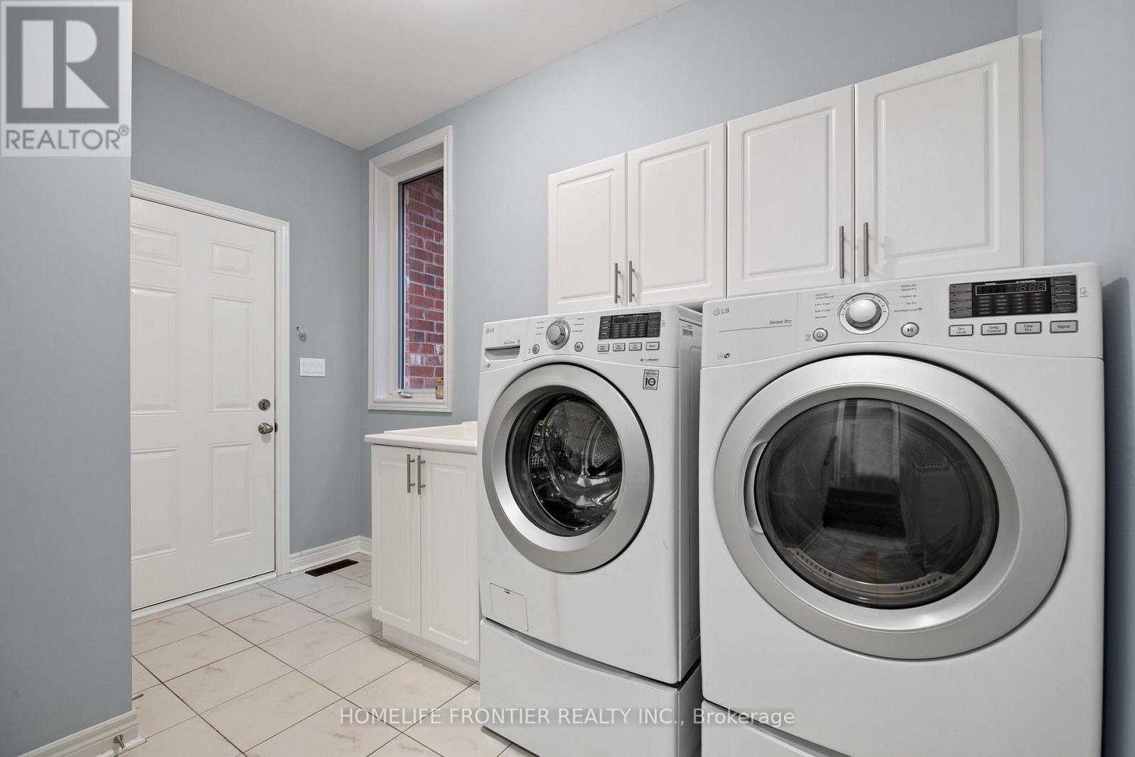 227 Inverness Way, Bradford West Gwillimbury, Ontario  L3Z 0W6 - Photo 42 - N12427065