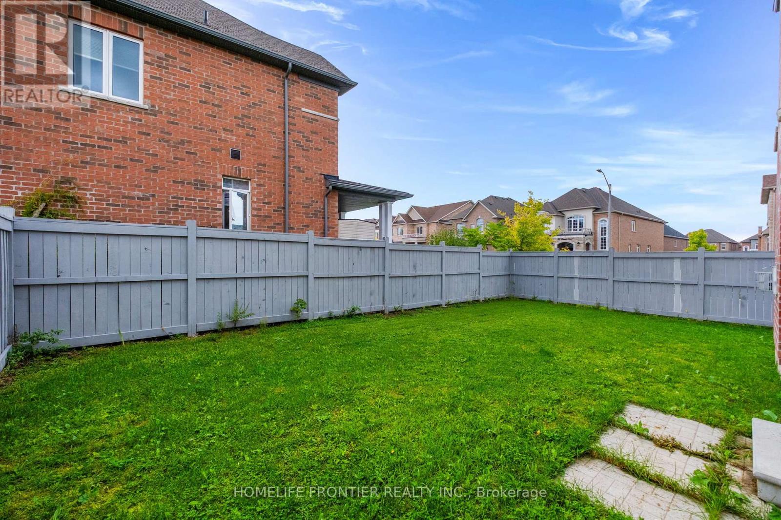 227 Inverness Way, Bradford West Gwillimbury, Ontario  L3Z 0W6 - Photo 43 - N12427065
