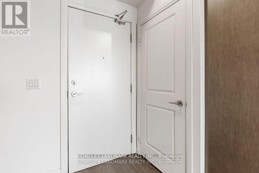 1606 - 55 Oneida Crescent, Richmond Hill, Ontario  L4B 4T9 - Photo 4 - N12427079
