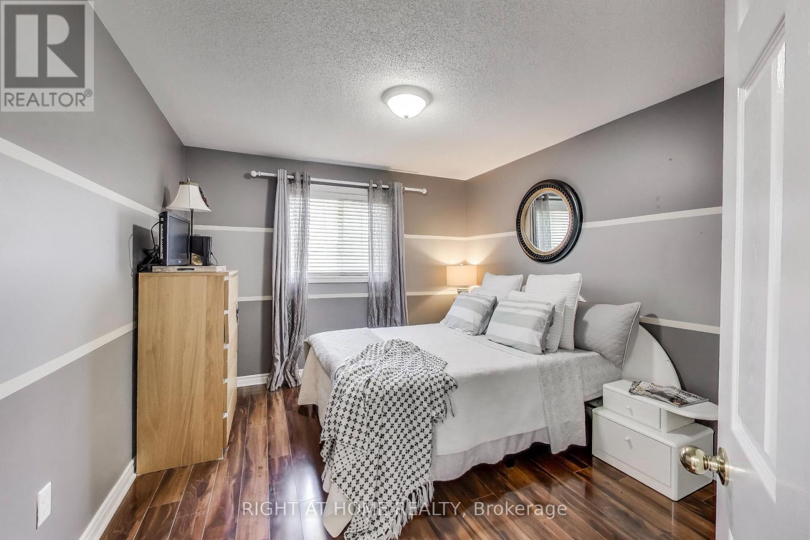 55 Knupp Road, Barrie, Ontario  L4N 0R7 - Photo 14 - S12427075