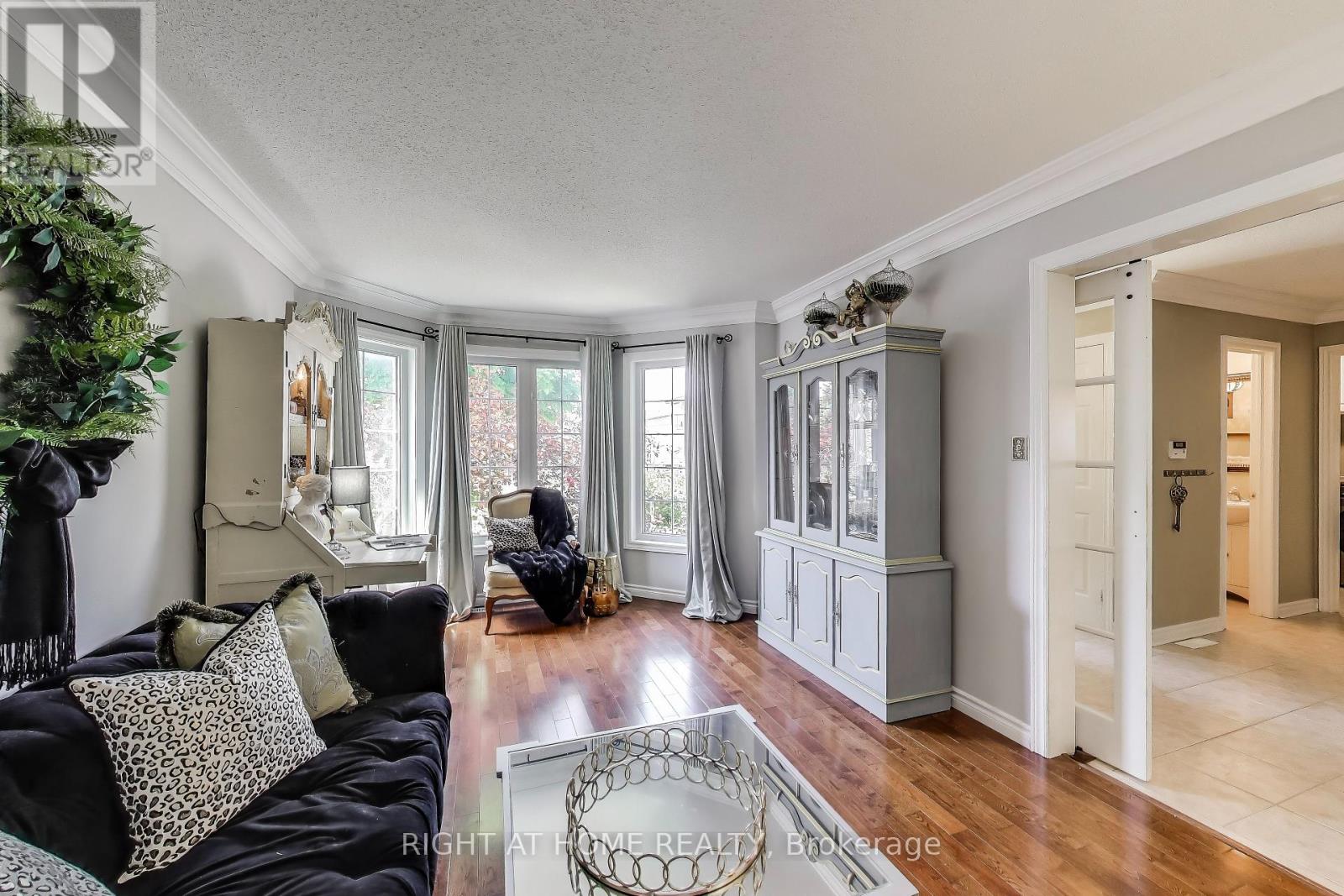 55 Knupp Road, Barrie, Ontario  L4N 0R7 - Photo 4 - S12427075