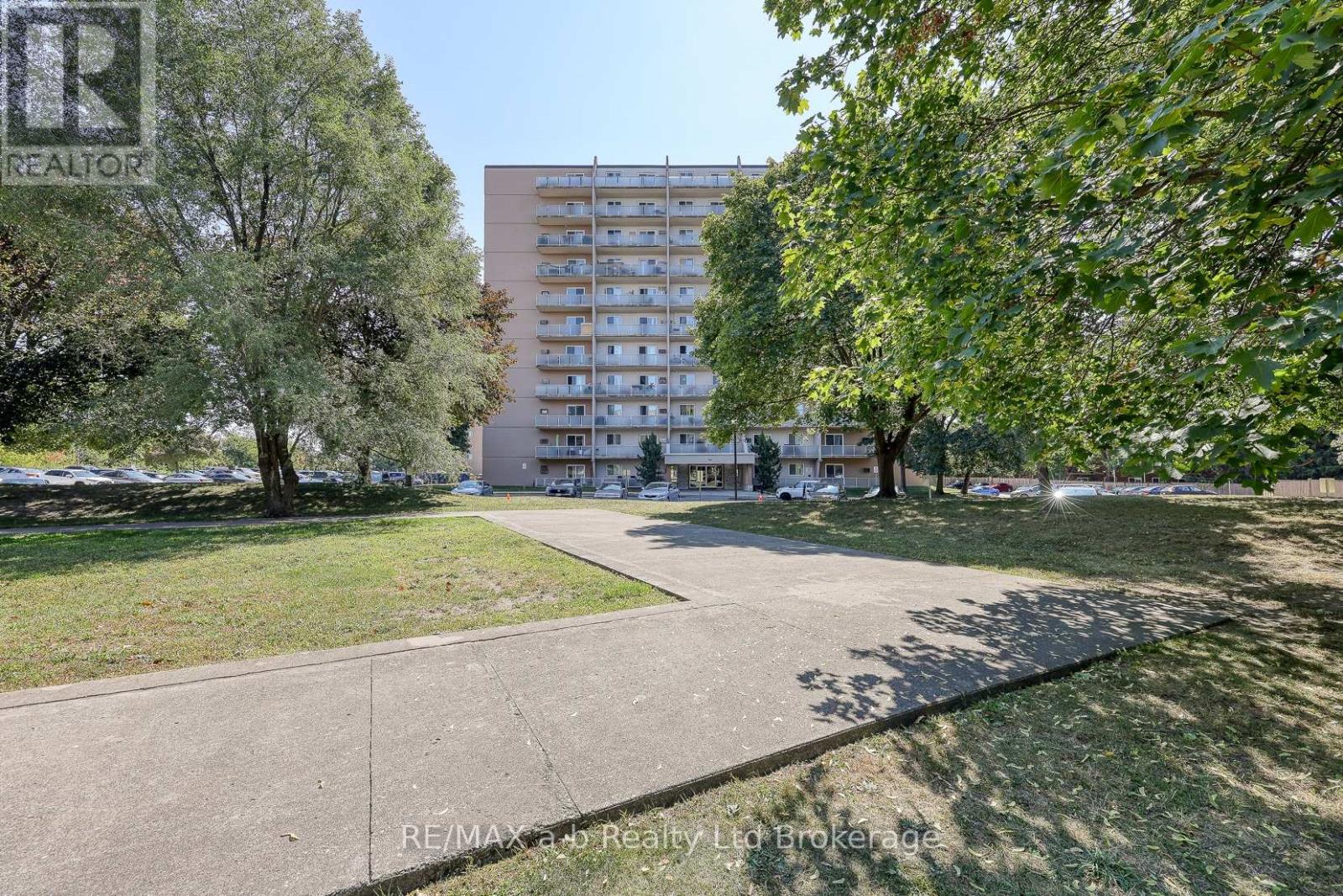 510 - 563 Mornington Avenue, London East, Ontario  N5Y 4T8 - Photo 2 - X12399417