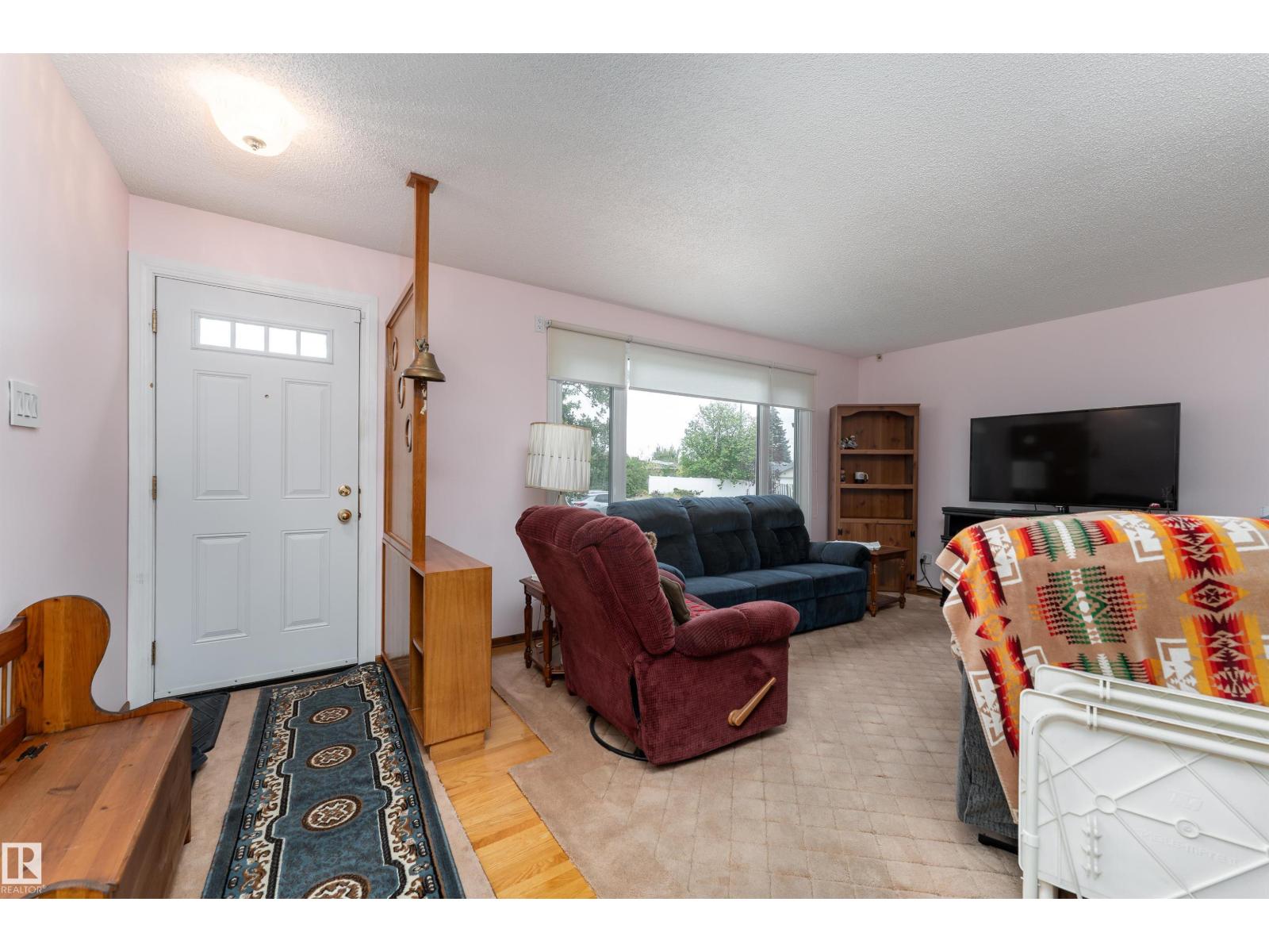 8411 135 Av Nw, Edmonton, Alberta  T5E 1M9 - Photo 2 - E4459503
