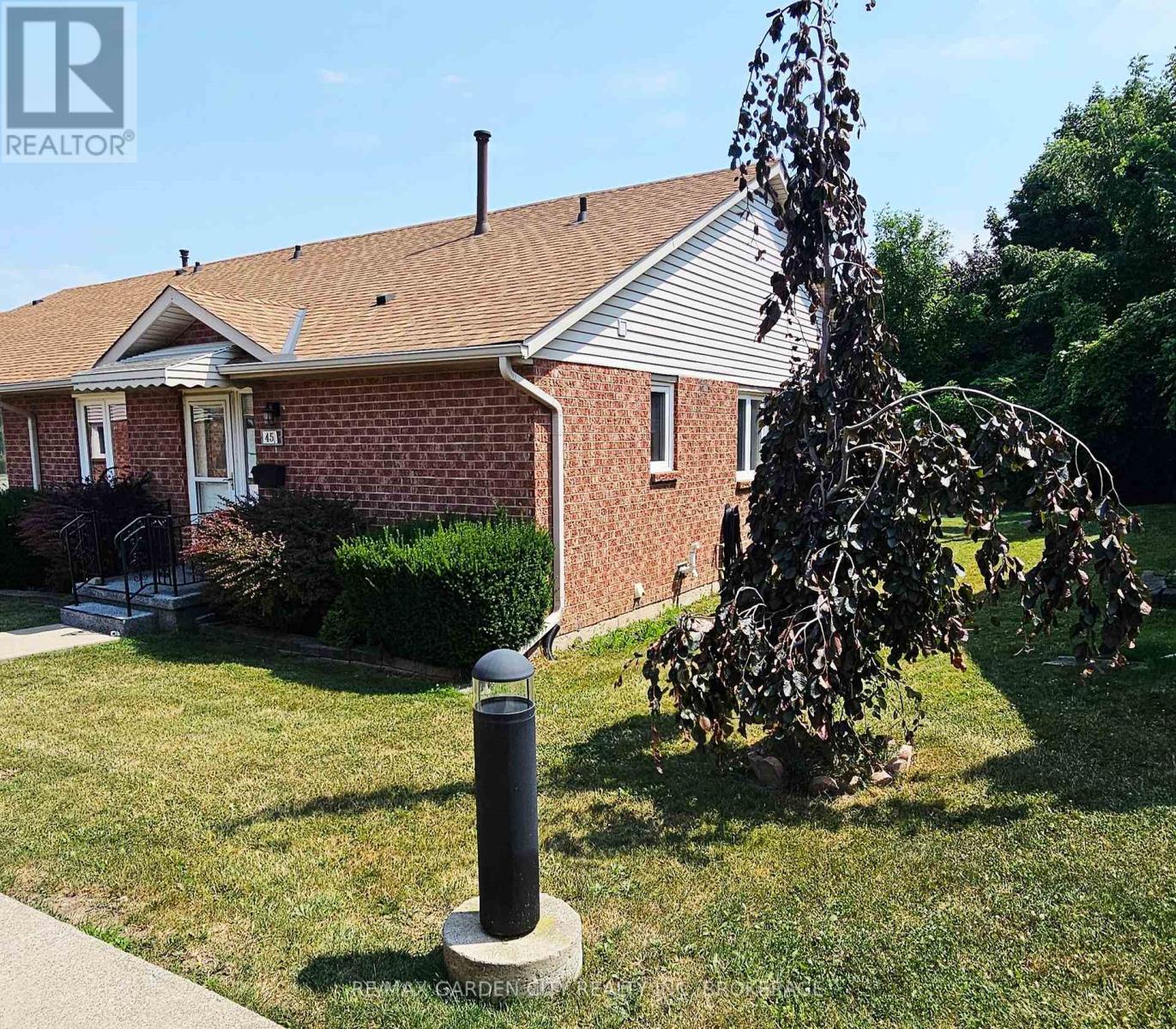 45 - 122 Bunting Road, St. Catharines (E. Chester), Ontario  L2P 3X7 - Photo 2 - X12427165