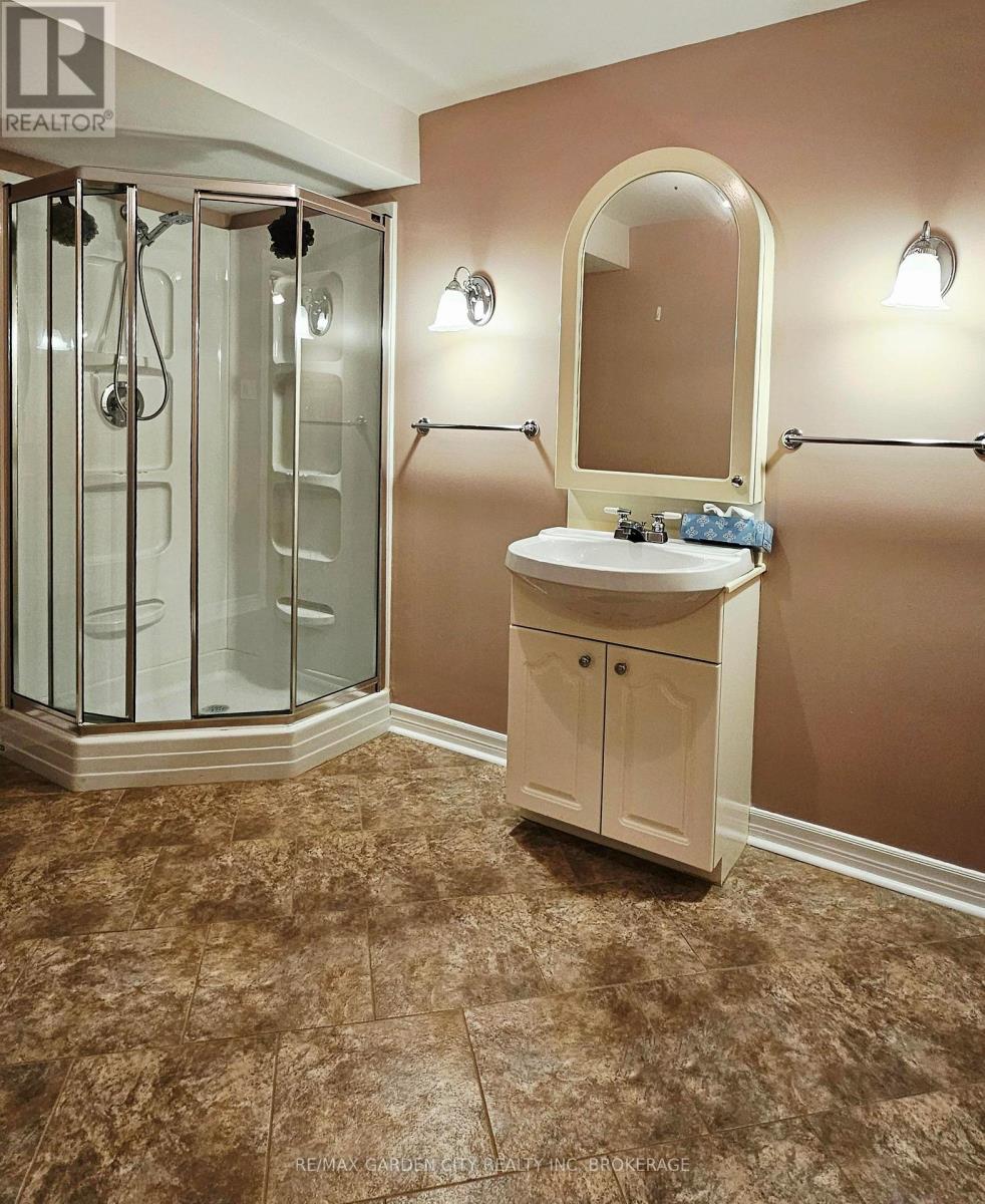 45 - 122 Bunting Road, St. Catharines (E. Chester), Ontario  L2P 3X7 - Photo 21 - X12427165