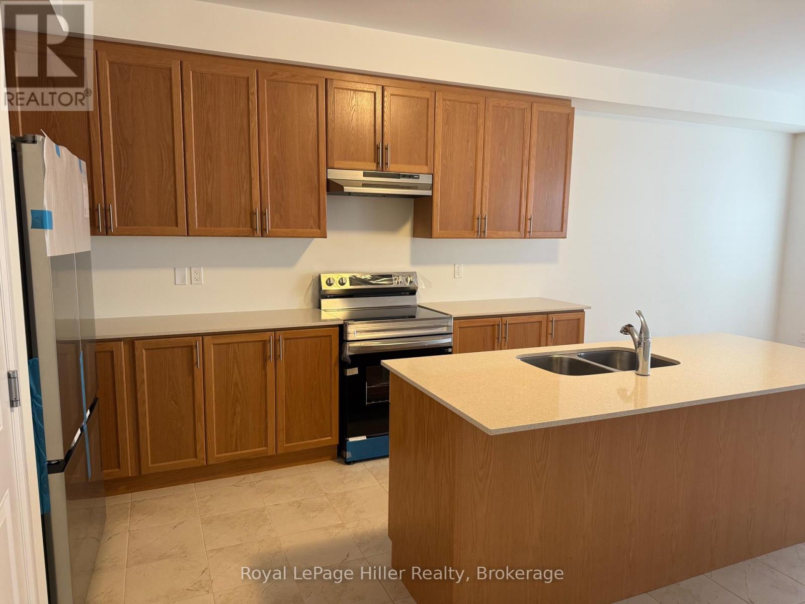 12 Poett Avenue, Stratford, Ontario  N5A 0M2 - Photo 5 - X12403924
