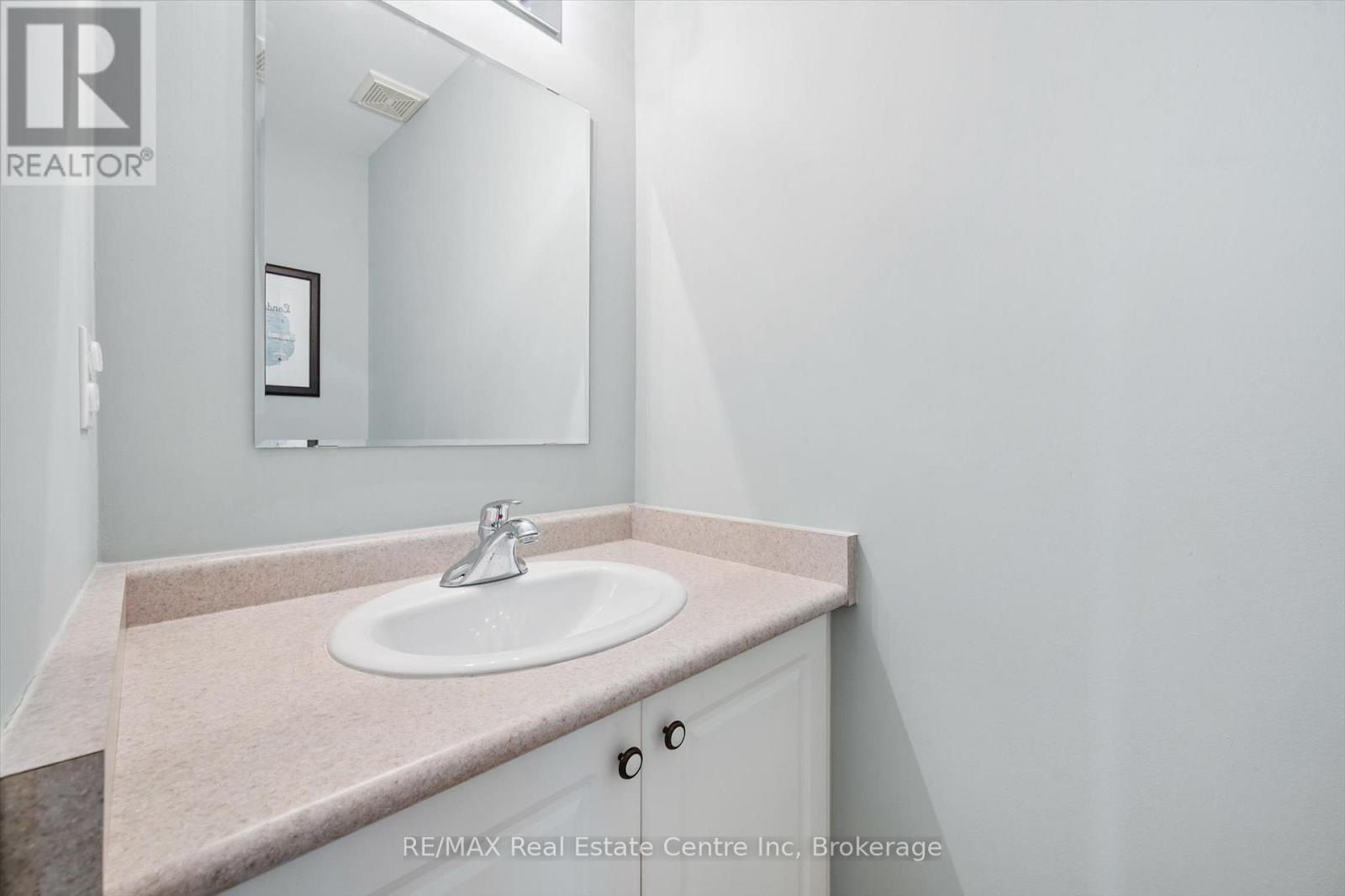 65 Roehampton Crescent, Guelph, Ontario  N1L 1M8 - Photo 17 - X12427228