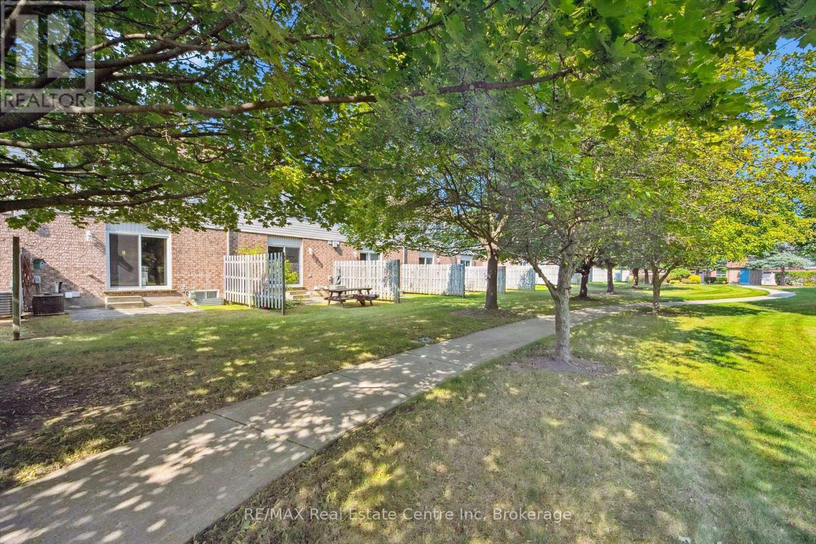 65 Roehampton Crescent, Guelph, Ontario  N1L 1M8 - Photo 34 - X12427228
