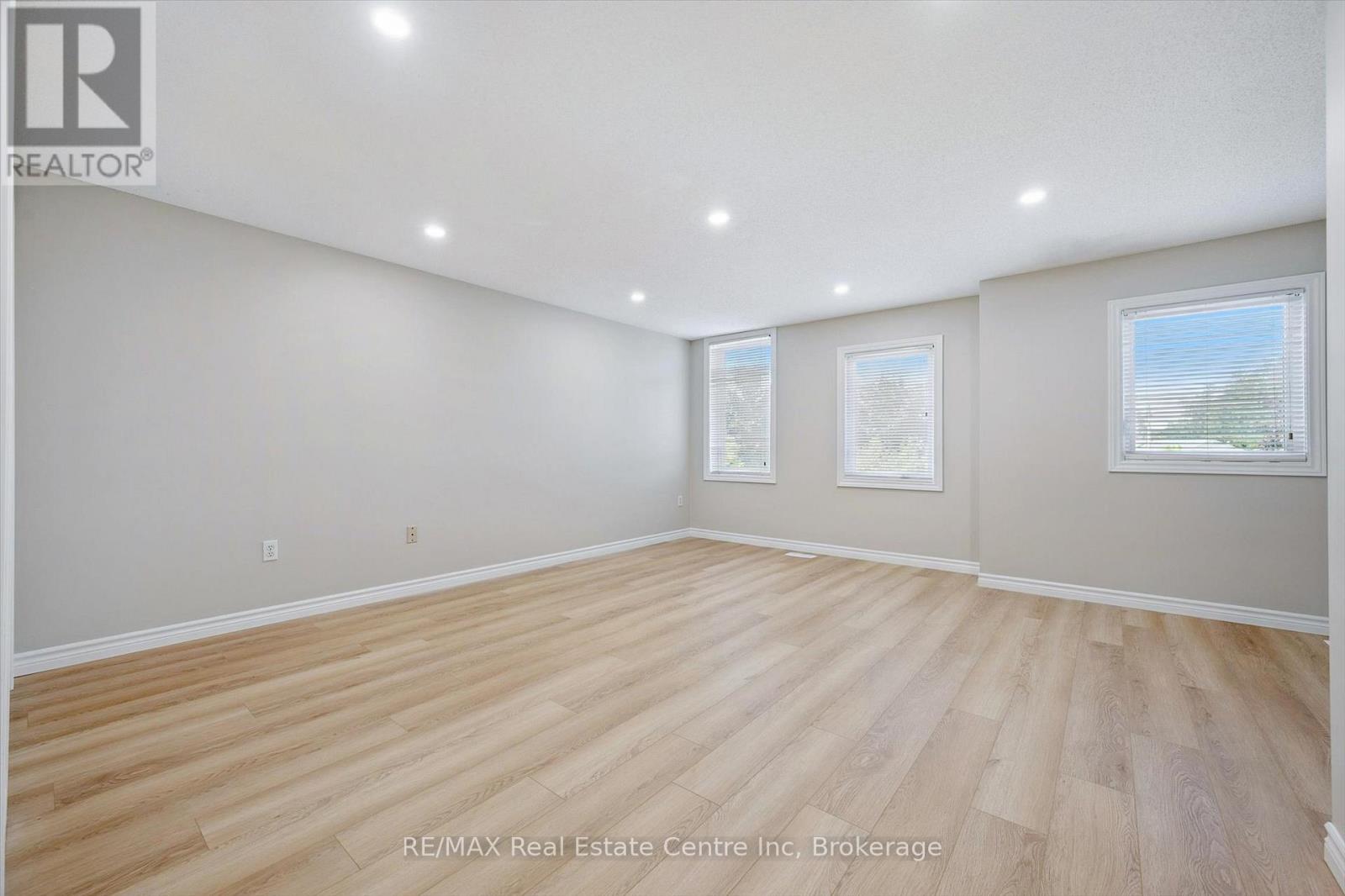 65 Roehampton Crescent, Guelph, Ontario  N1L 1M8 - Photo 18 - X12427228