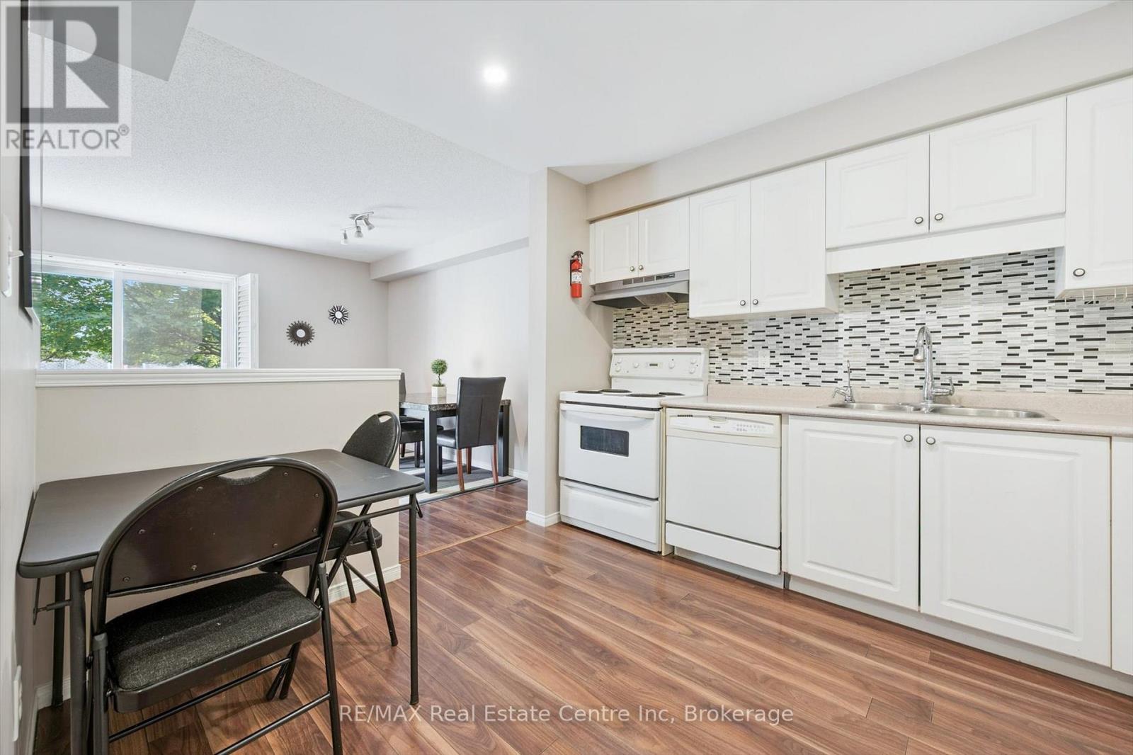 65 Roehampton Crescent, Guelph, Ontario  N1L 1M8 - Photo 14 - X12427228
