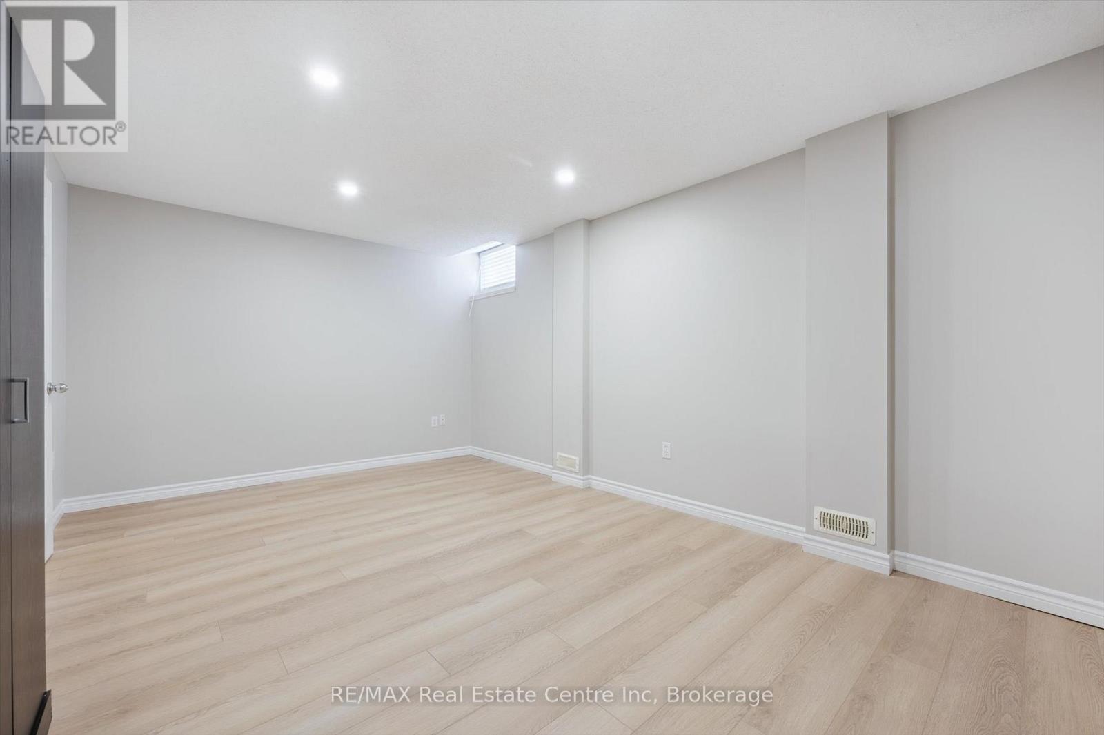 65 Roehampton Crescent, Guelph, Ontario  N1L 1M8 - Photo 27 - X12427228